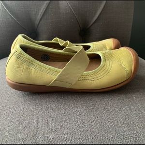 Keen Women’s Green Leather Mary Jane Shoes - sz 7